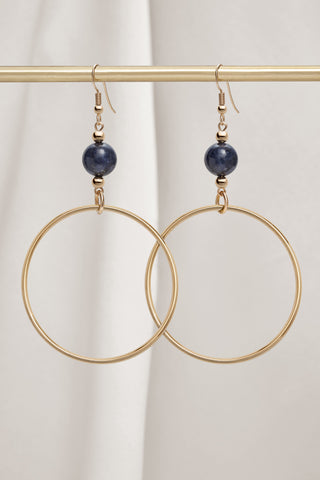 NAVY SAPPHIRE CLASSIC GOLD HOOP EARRINGS