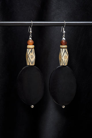 BLACK AND CREAM DIAMOND OVAL EARRINGS