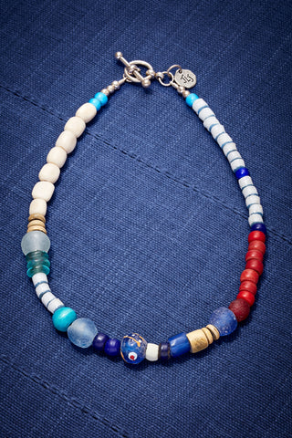 WHITE, BLUE AND RED CHOKER NECKLACE