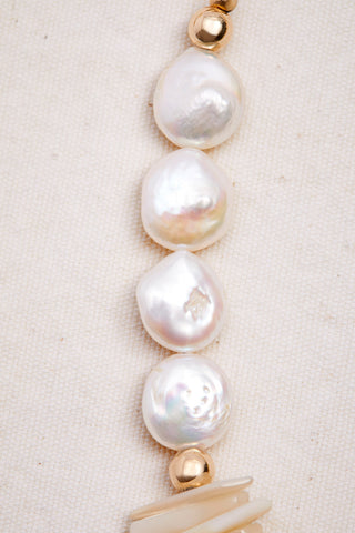 14K GOLD WHITE PEARL AND CREAMY SHELL CHOKER NECKLACE