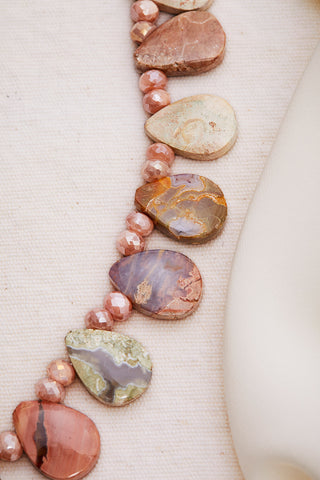 PINK SHADES OF SAND NECKLACE