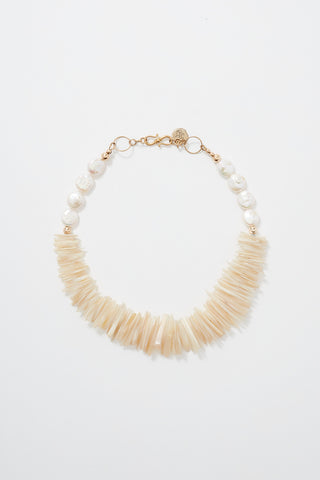 14K GOLD WHITE PEARL AND CREAMY SHELL CHOKER NECKLACE