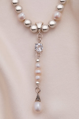ROMANTIC STERLING SILVER WHITE CRYSTAL AND FRESHWATER PEARL DROP NECKLACE